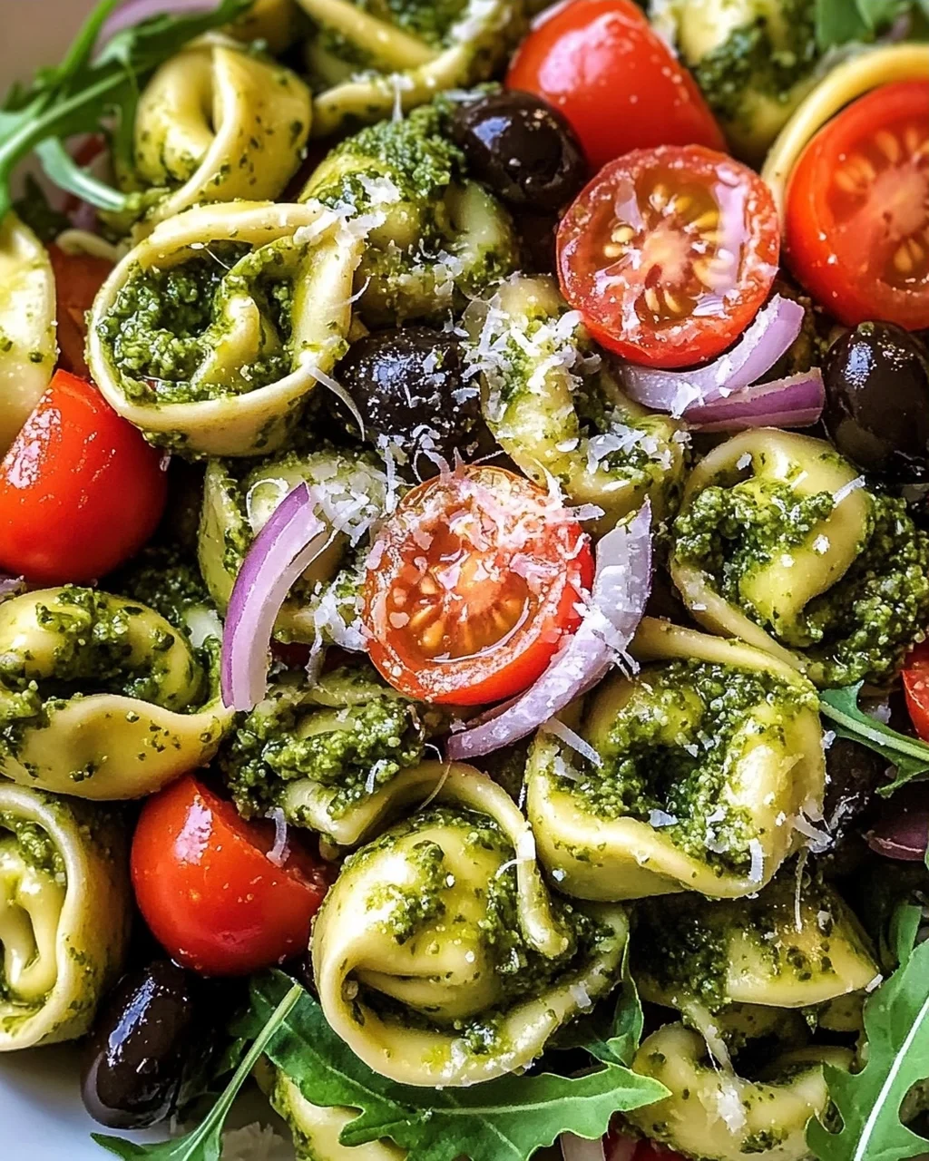 Tortellini-Salat mit Pesto
